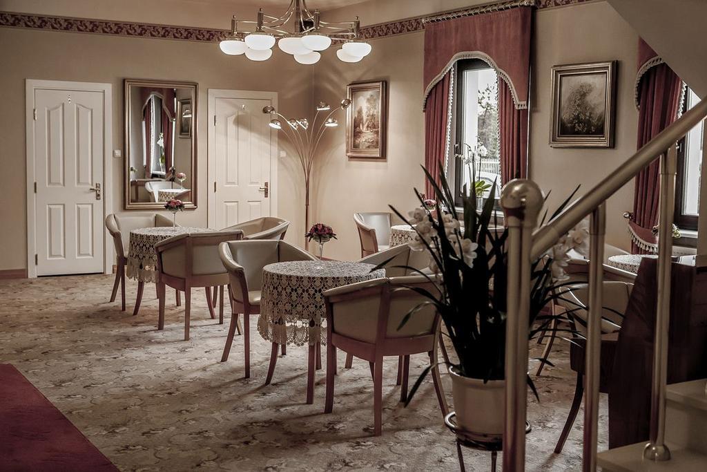 Palazzo Adler Bed & Breakfast สฟาร์เซ็นต์ส ภายนอก รูปภาพ