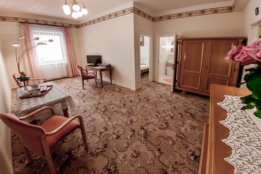 Palazzo Adler Bed & Breakfast สฟาร์เซ็นต์ส ภายนอก รูปภาพ